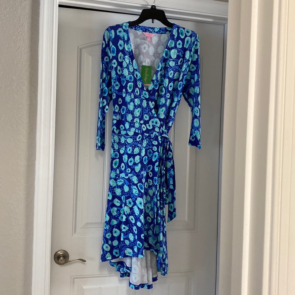 Lilly Pulitzer new with tags wrap dress. Size L